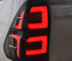 ΟΠΙΣΘΙΑ ΦΑΝΑΡΙΑ DYNAMIC LED DYNLED 850 TOYOTA HILUX 2016+&HILUX 2021+
